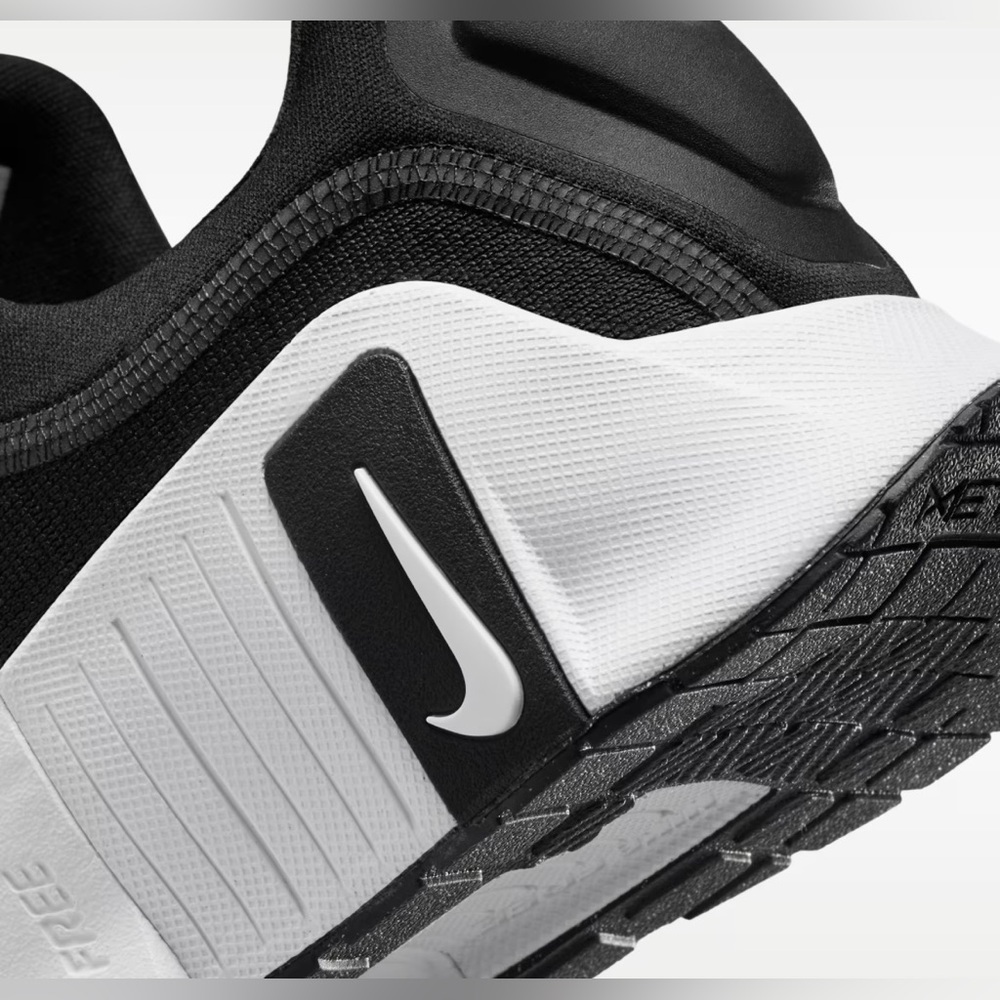 Nike Black and White Slip-On Training Sneakers / Nike Free Metcon 6 - NEW!! - Picture 3 of 12